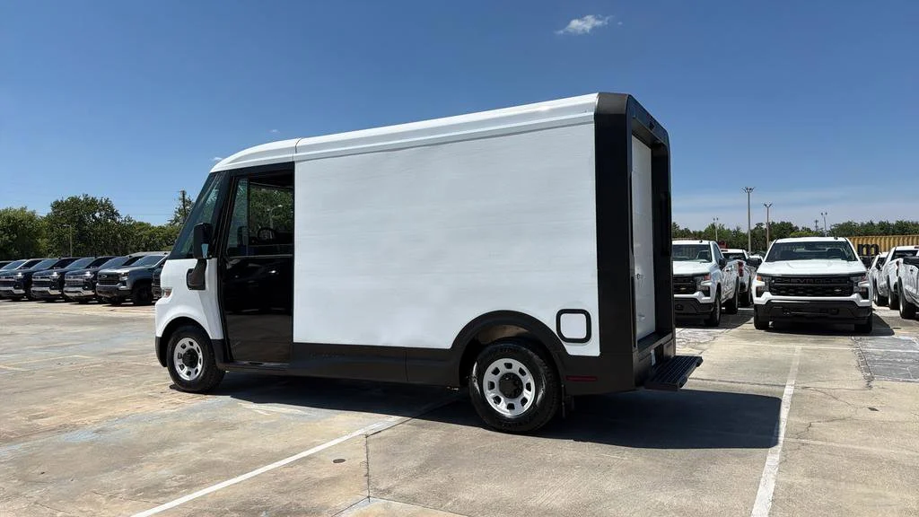 Used 2024 Oyster White BrightDrop EJY image 4