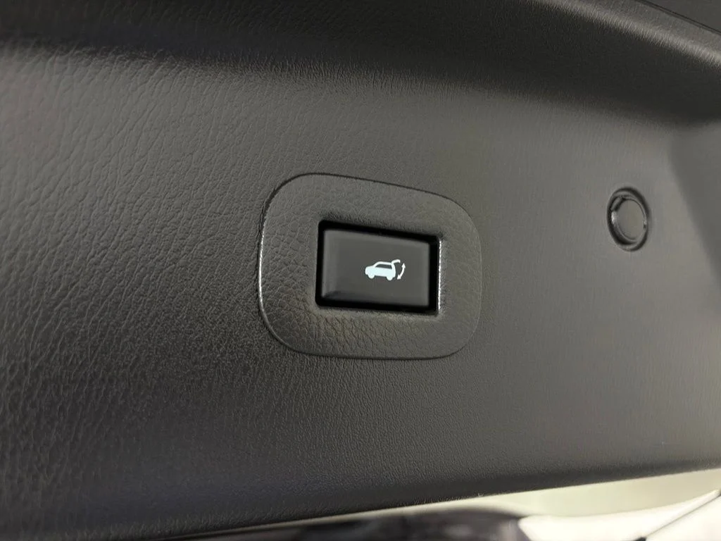 Used 2024 Gray INFINITI LUXE image 43