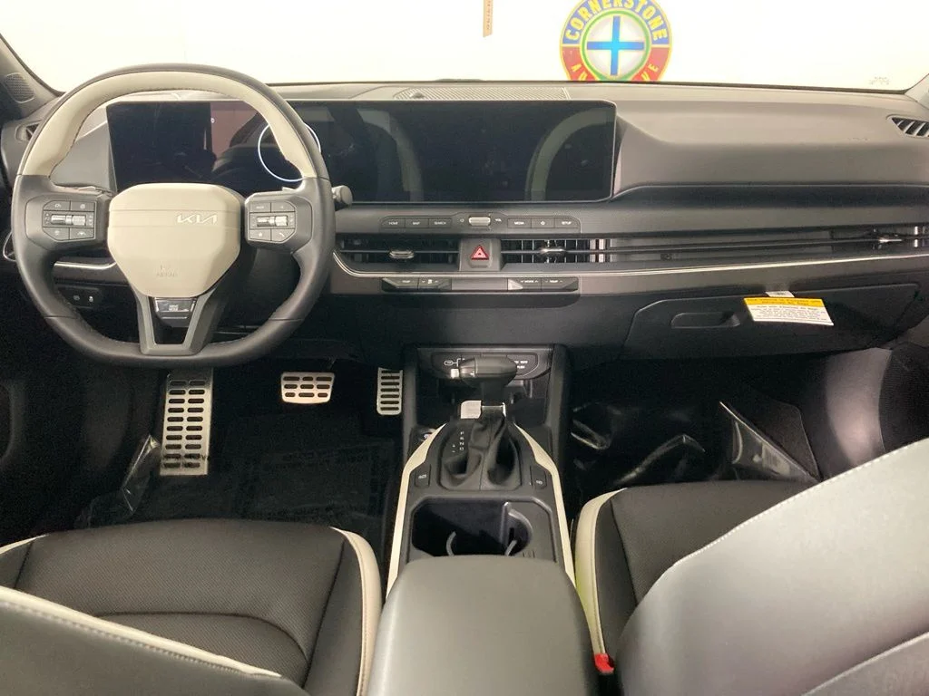2026 Kia K4 GT-Line Turbo - Photo 6