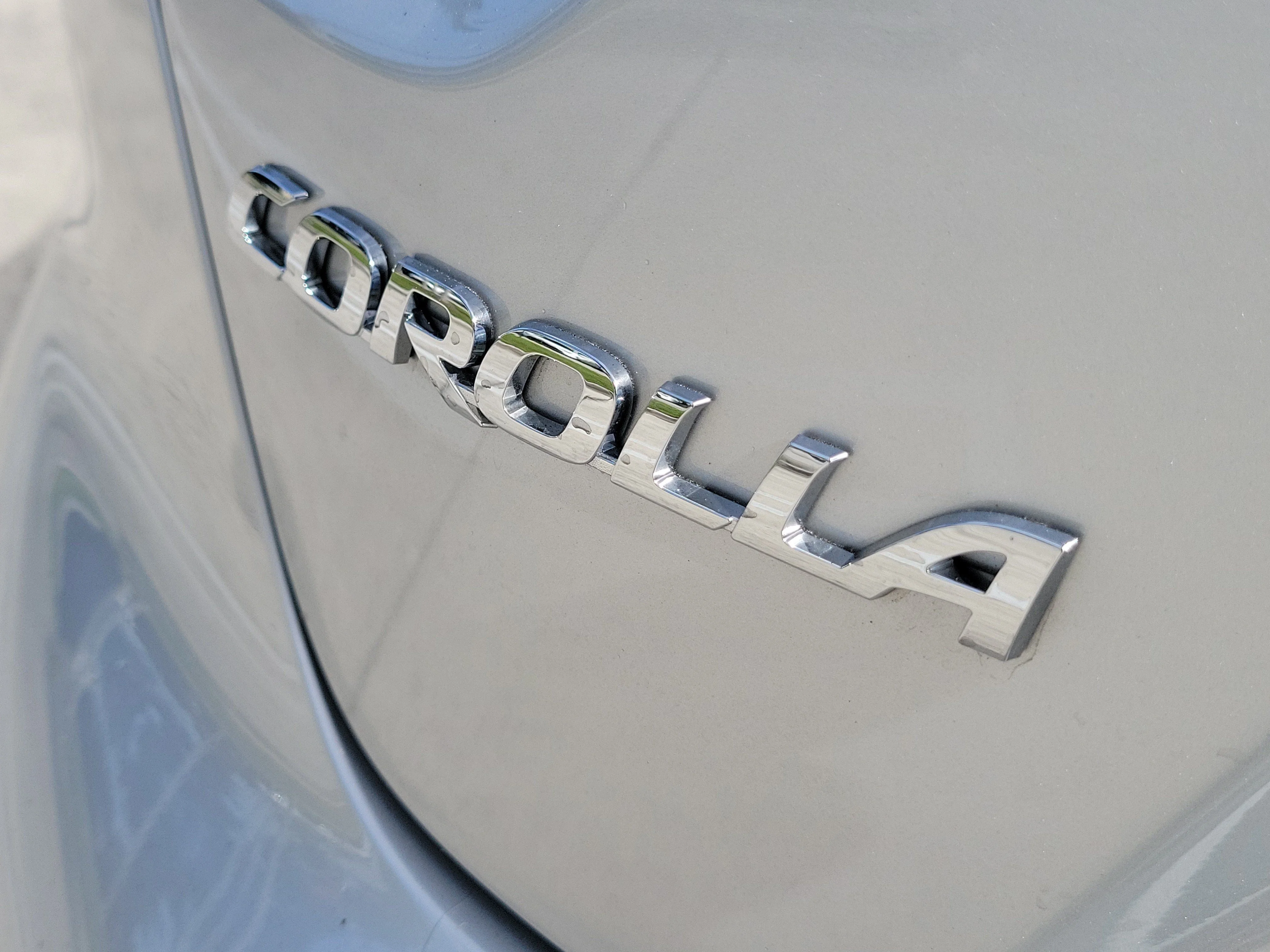 Used 2026 Classic Silver Metallic Toyota LE image 10