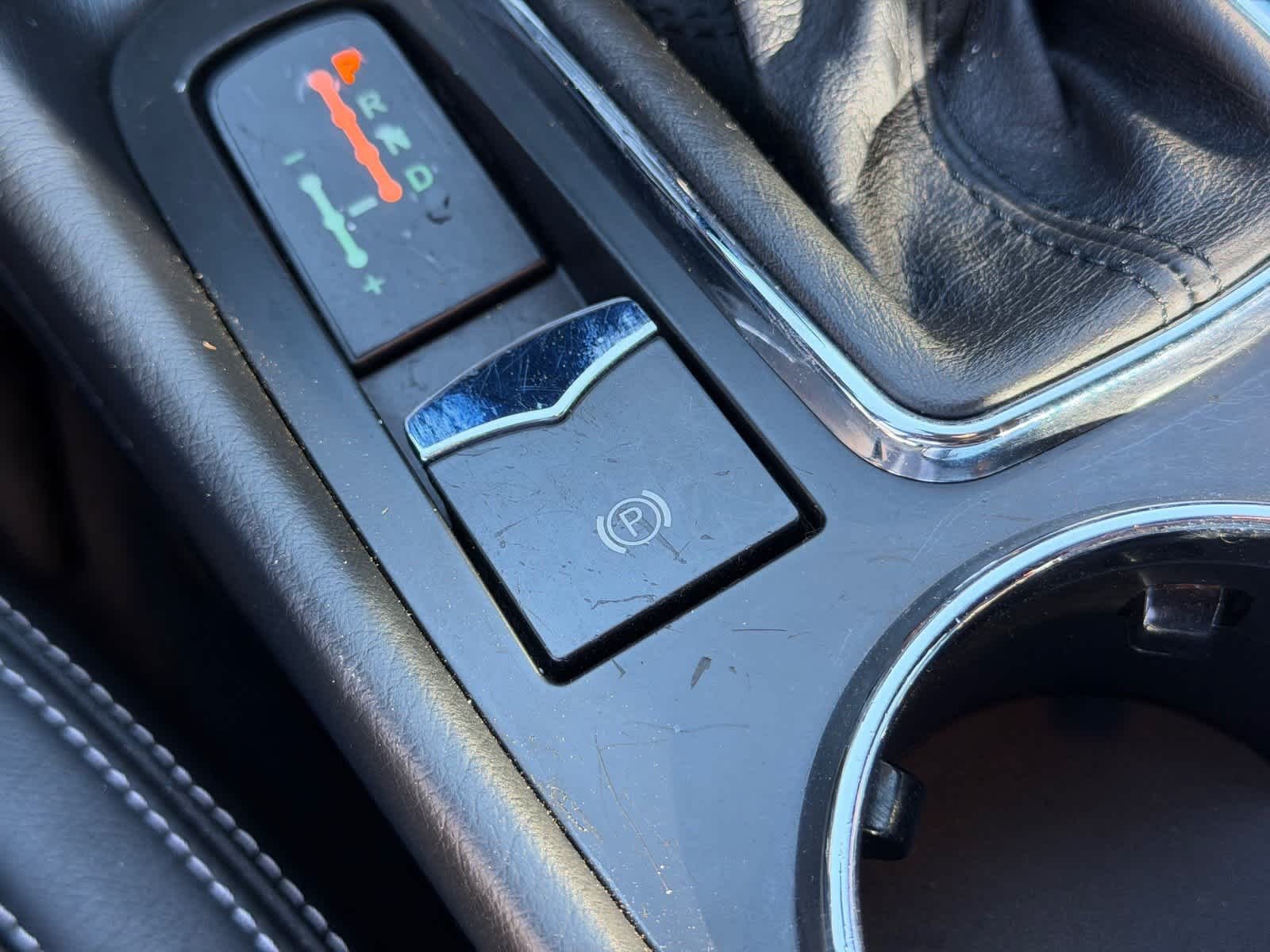 Used 2014 White Maserati Sport image 25