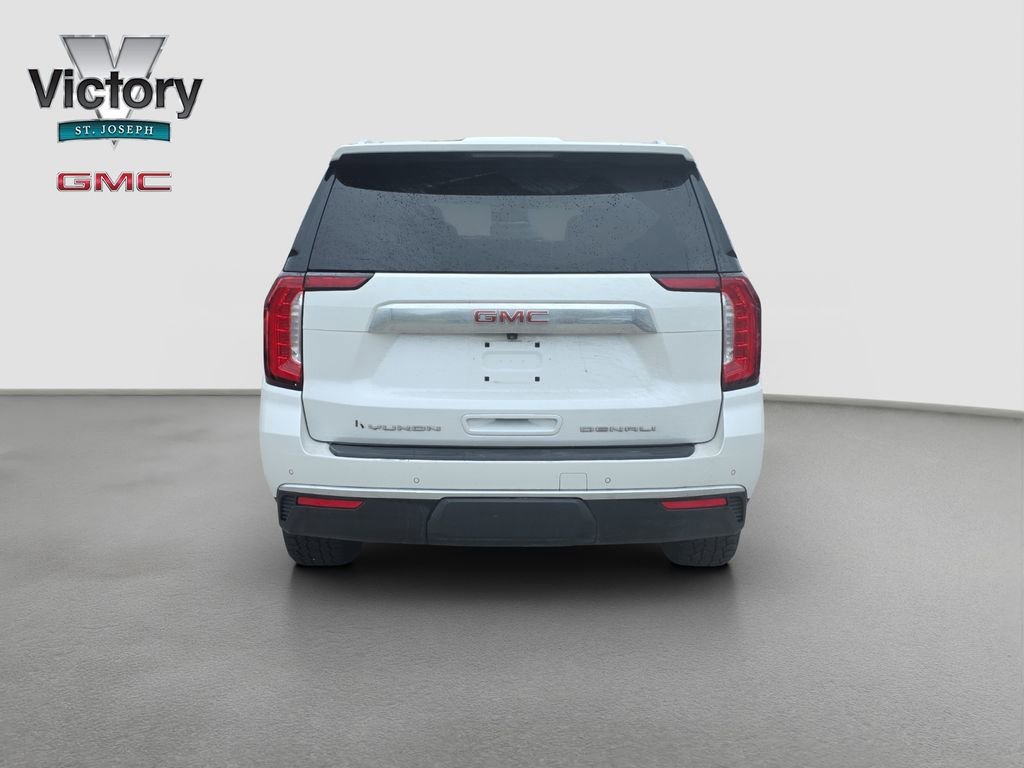 Used 2022 White Frost Tricoat GMC Denali image 16
