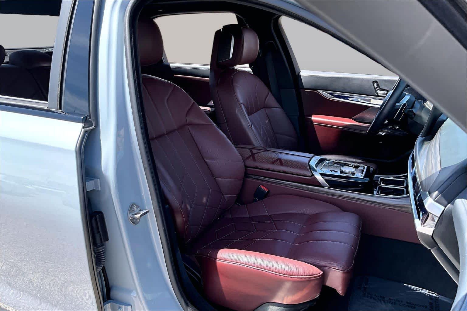 Used 2024 Brooklyn Grey Metallic BMW 760i xDrive image 8