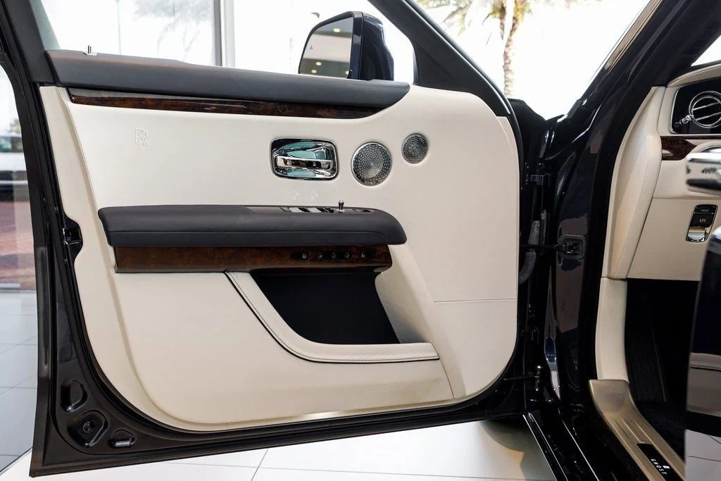 Used 2021 Midnight Sapphire Rolls-Royce  image 29