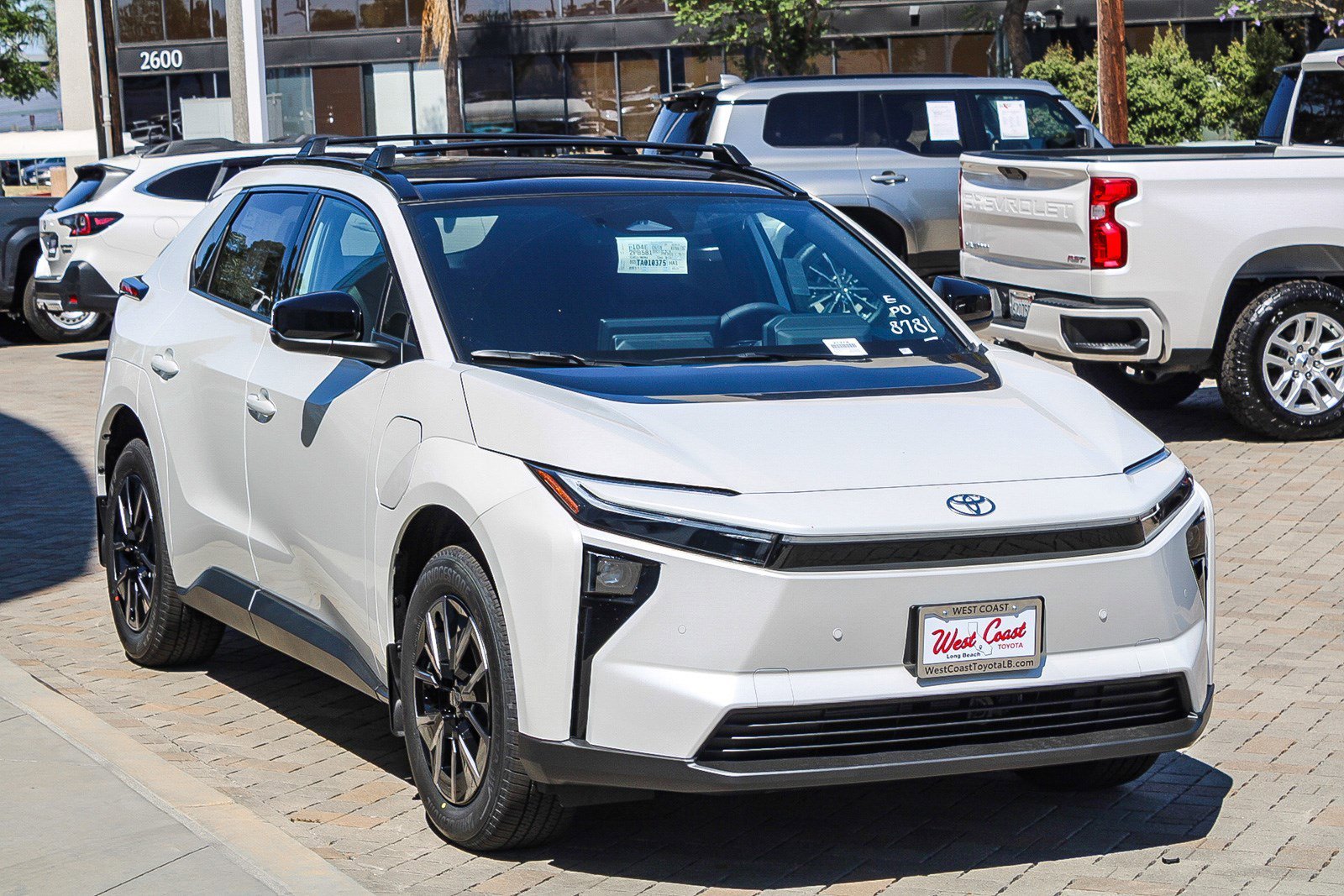 New 2026 Wind Chill Pearl <sup>1</sup> Toyota  XLE image 3
