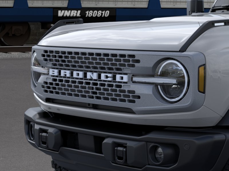 New 2026 Avalanche Gray Ford Badlands image 32