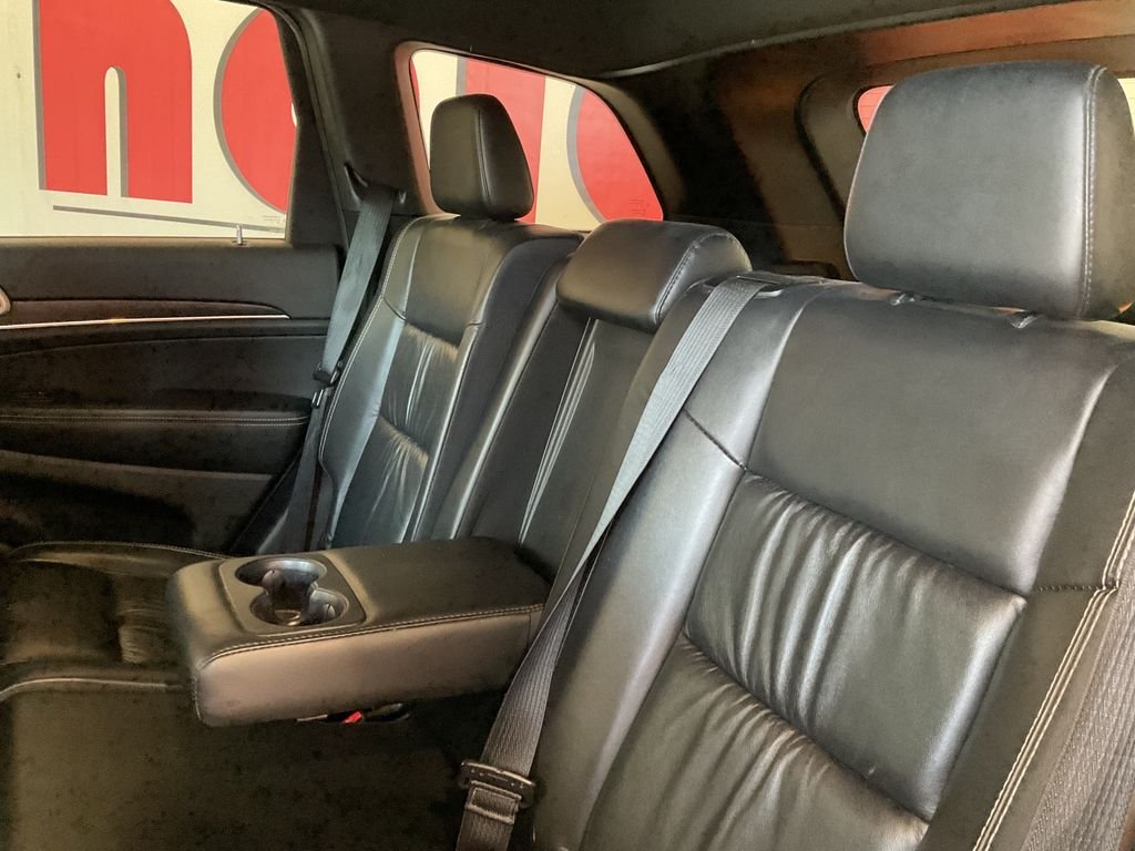 Used 2015 White Jeep Limited image 30