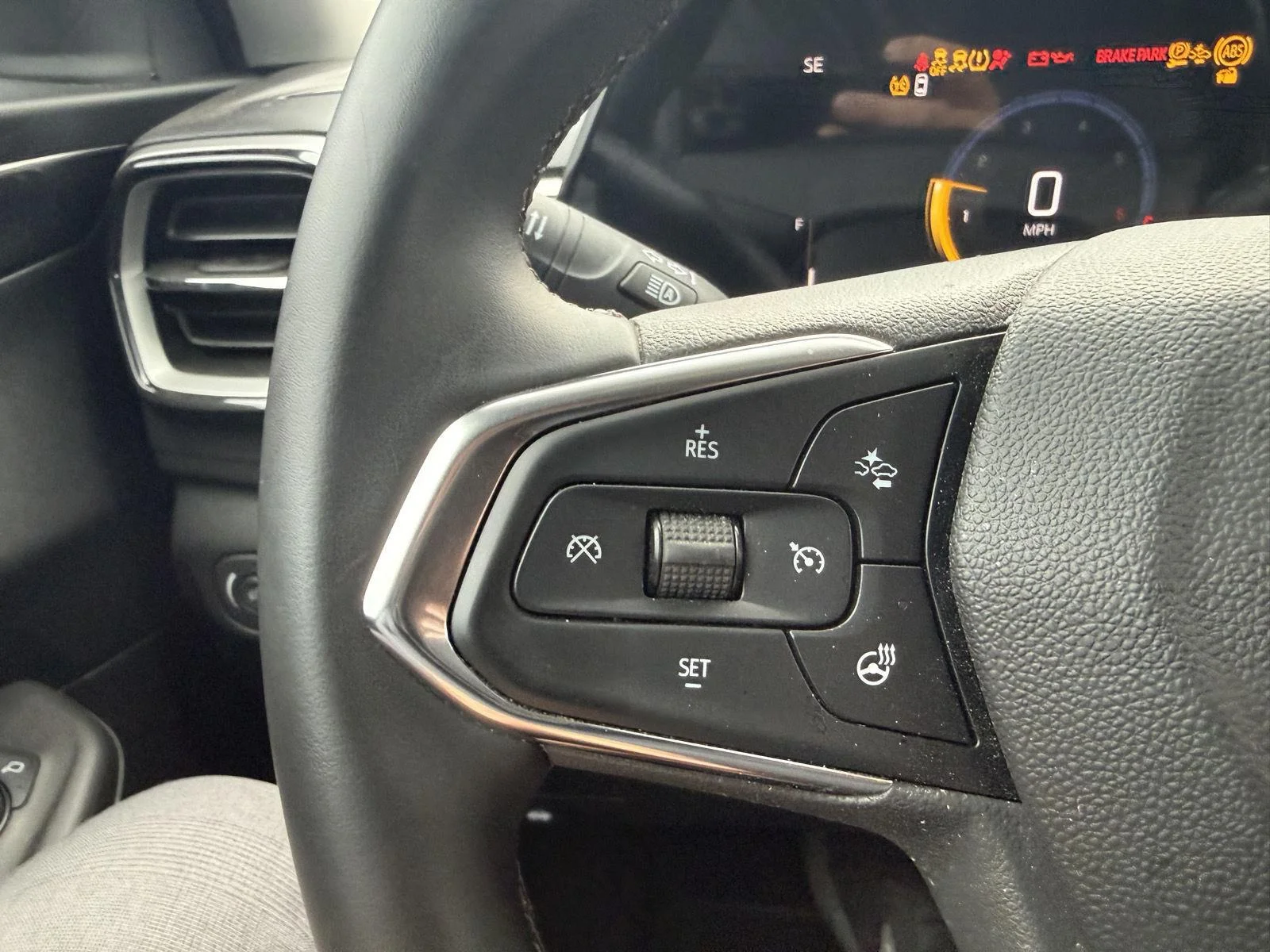 Used 2025 Summit White Chevrolet LT image 15