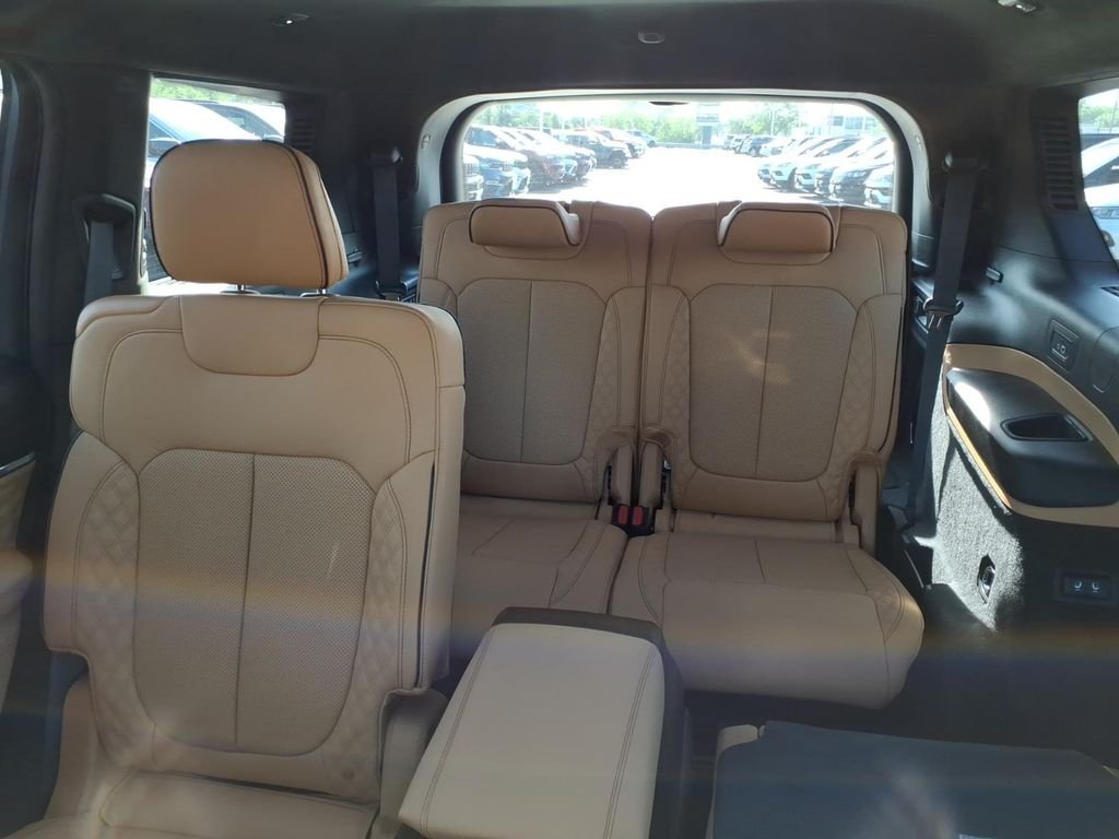 New 2026 Bright White Clear-Coat Exterior Paint Jeep Summit image 14