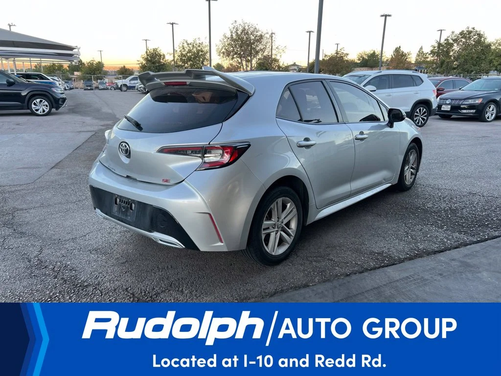 Used 2019 Silver Toyota SE image 5