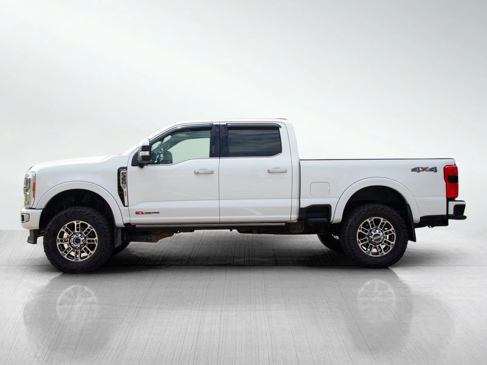 Used 2023 White Ford XL image 2