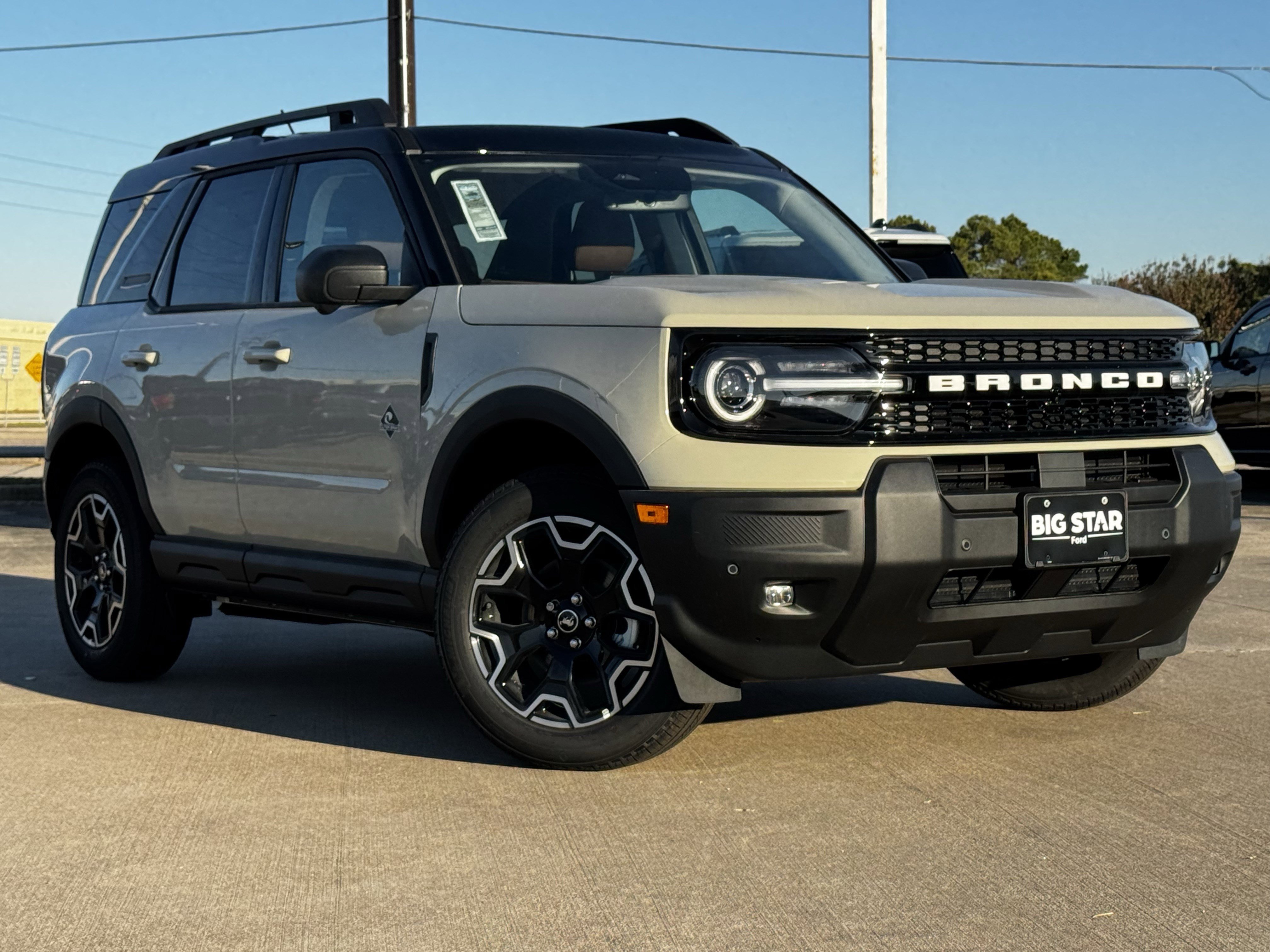 New 2025 Desert Sand Ford Outer Banks image 2