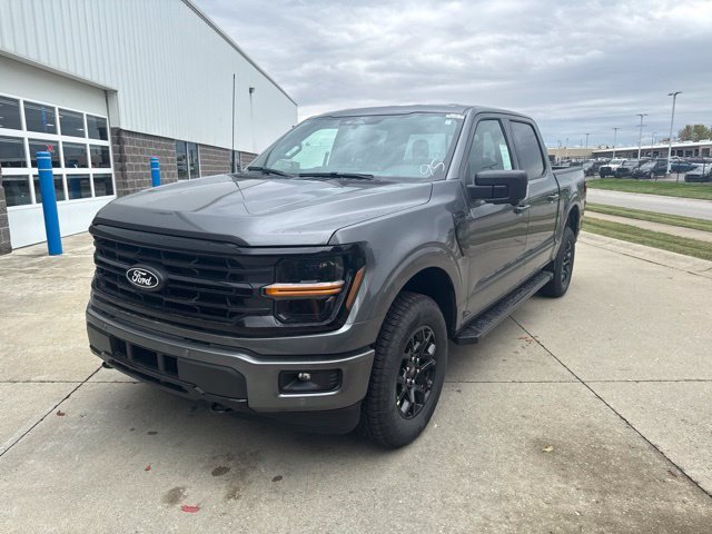 New 2026 Carbonized Gray Metallic Ford XLT image 9