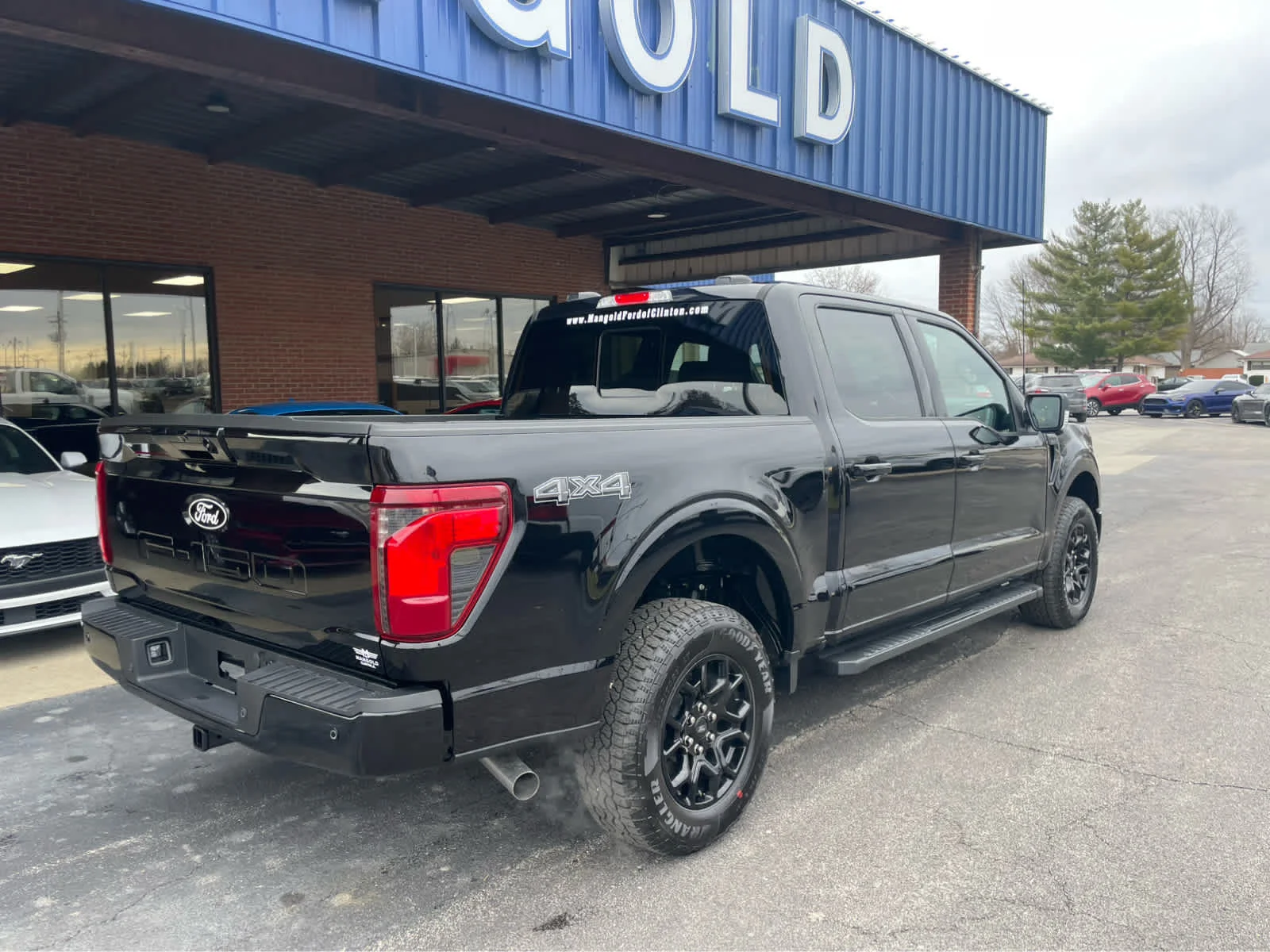 New 2026 Agate Black Metallic Ford XLT image 3