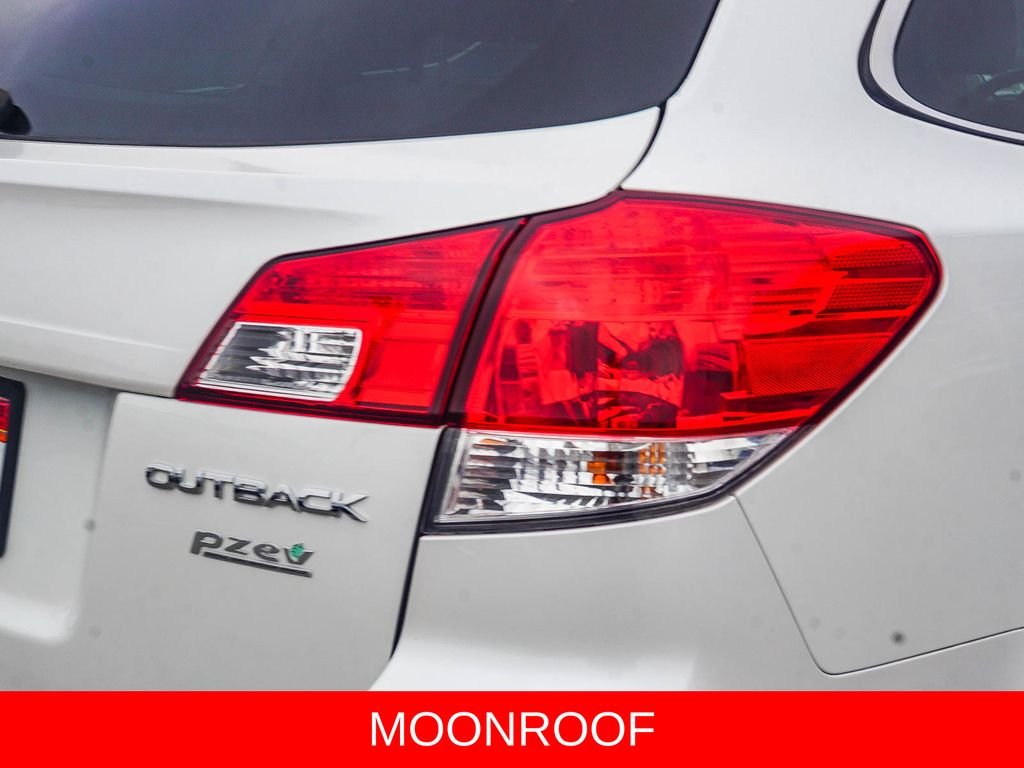 Used 2012 White Subaru 2.5i image 7