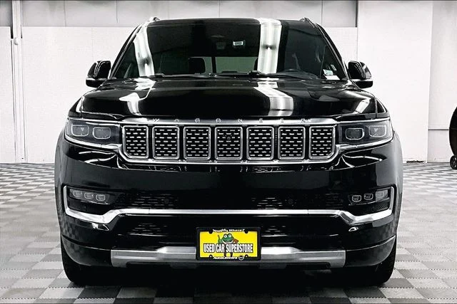 Used 2023 Diamond Black Crystal Pearlcoat Jeep Series II image 4