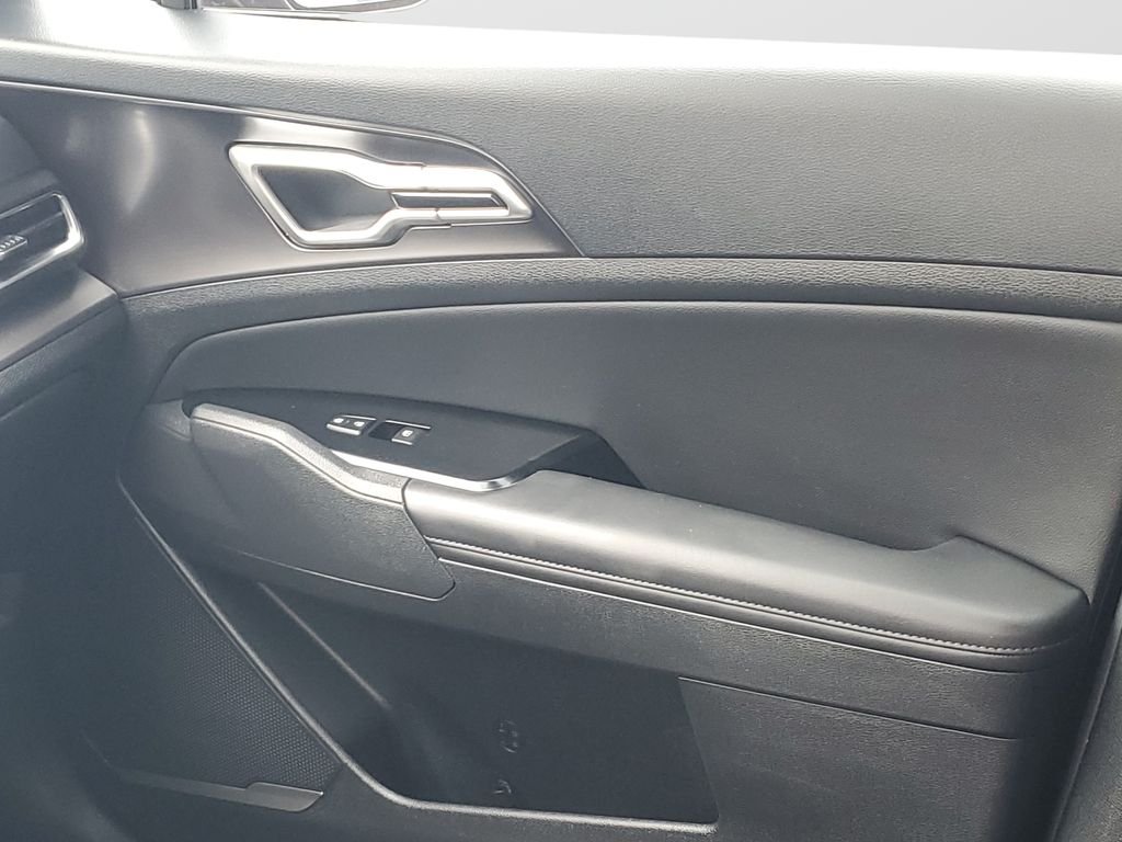 2024 Kia Sportage EX - Photo 13