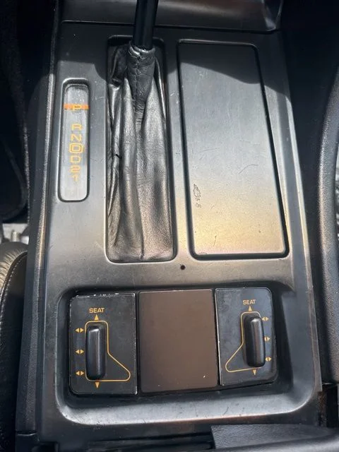 Used 1992  Chevrolet Base image 21