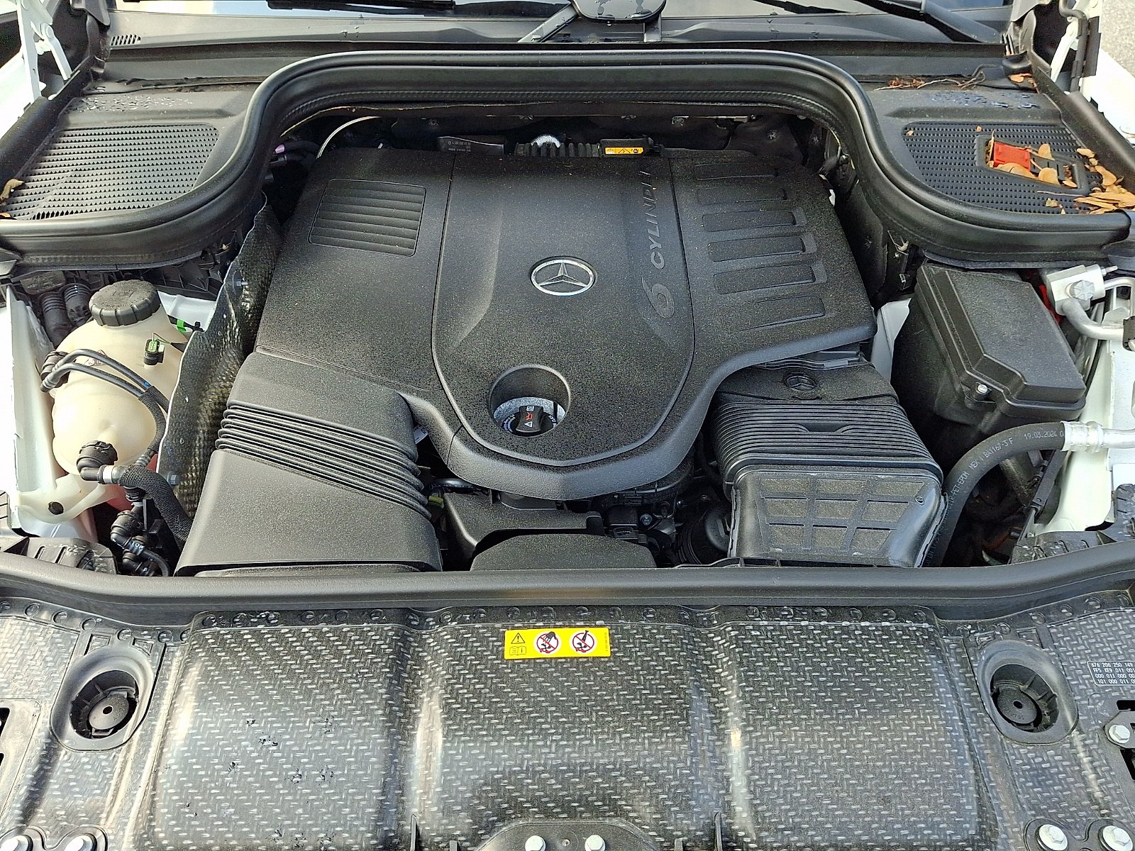 Certified Used 2025 Polar White Mercedes-Benz 4MATIC® image 31