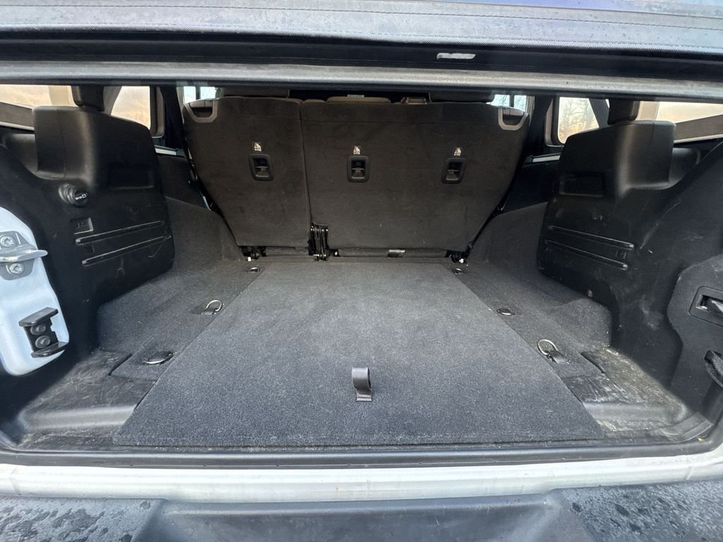 Used 2019 White Jeep Unlimited Sport S image 23