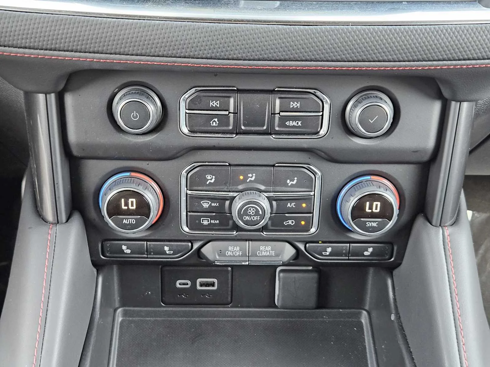 Used 2024 Summit White Chevrolet RST image 13