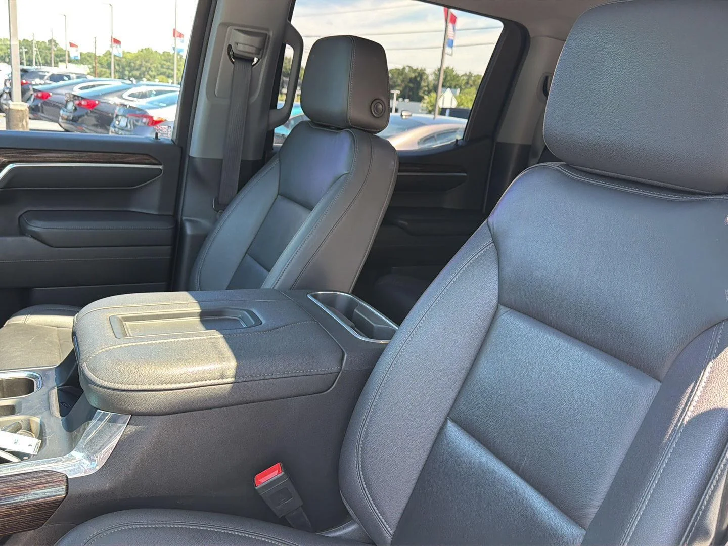 Used 2022 Quicksilver Metallic GMC Elevation image 30