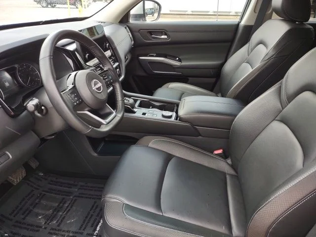 2025 Nissan Pathfinder SL - Photo 11