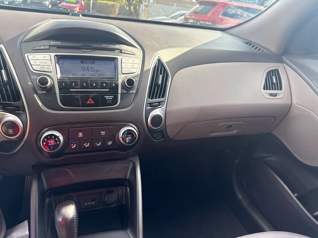 Used 2011 Blue Hyundai GLS image 15