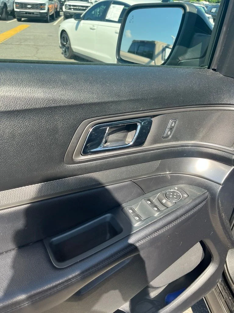 Used 2018 Black Ford XLT image 4