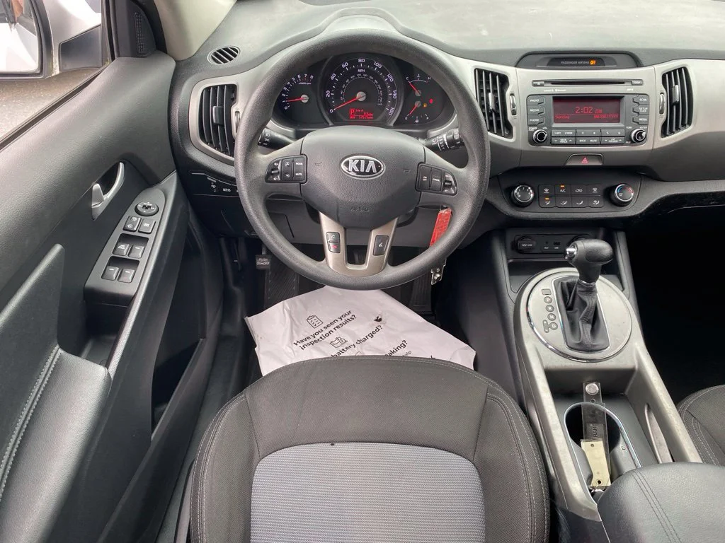 Used 2015 Silver Kia LX image 8