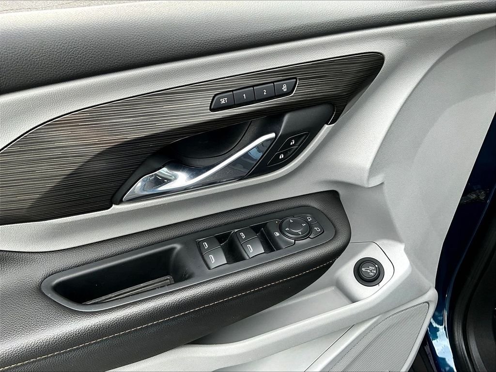 Used 2020 Blue GMC SLT image 18