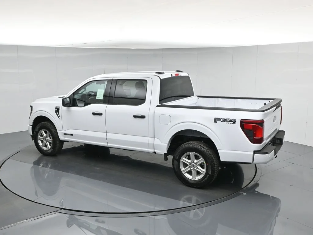 New 2026 Oxford White Ford XLT image 41