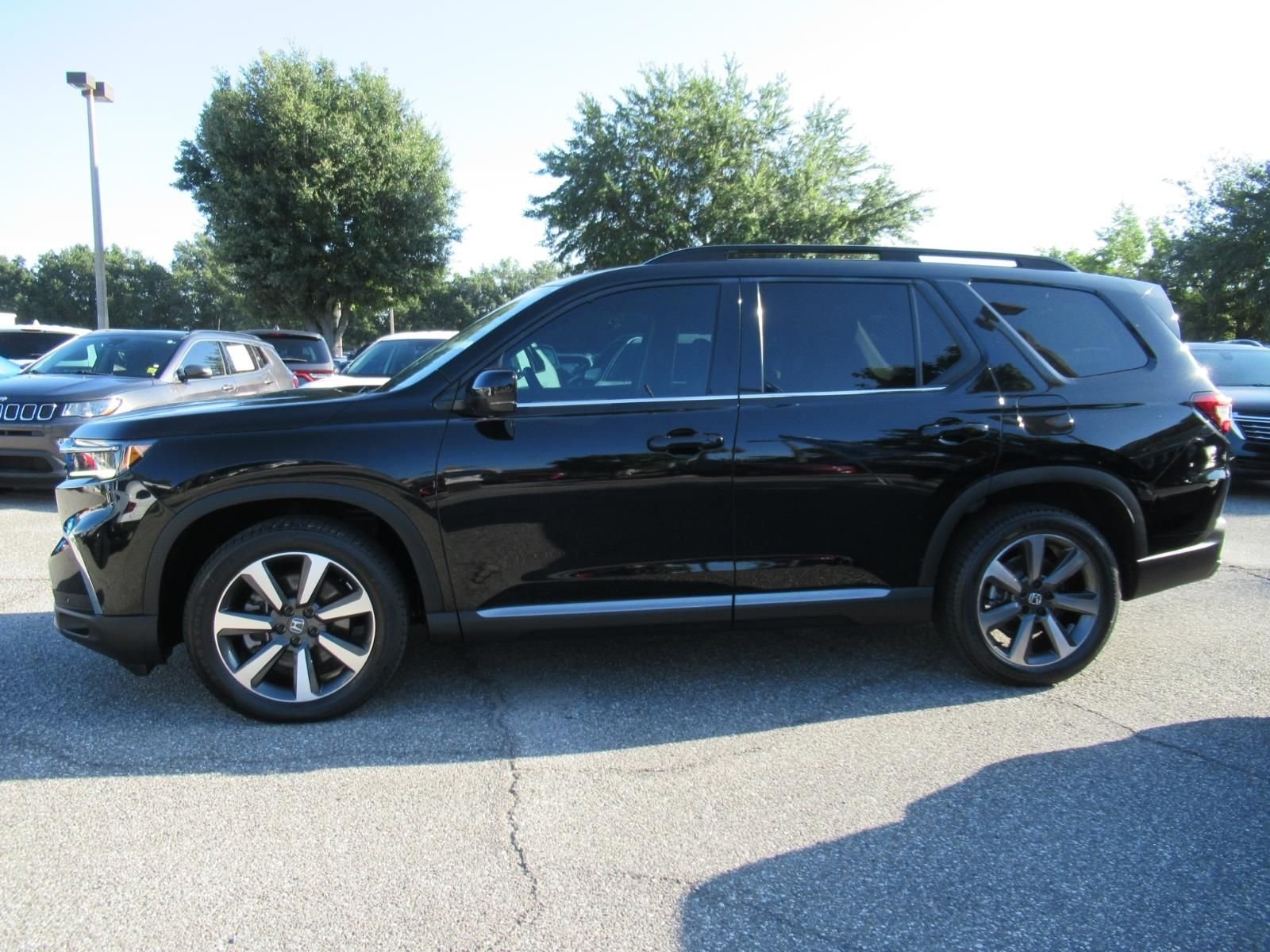 Used 2023 Black Honda Elite image 4