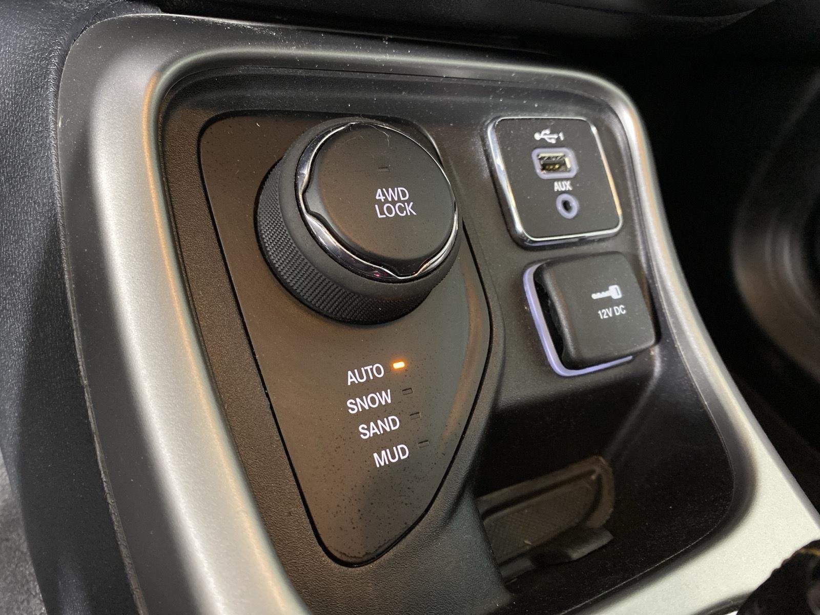 Used 2021 Bl Jeep Latitude image 19