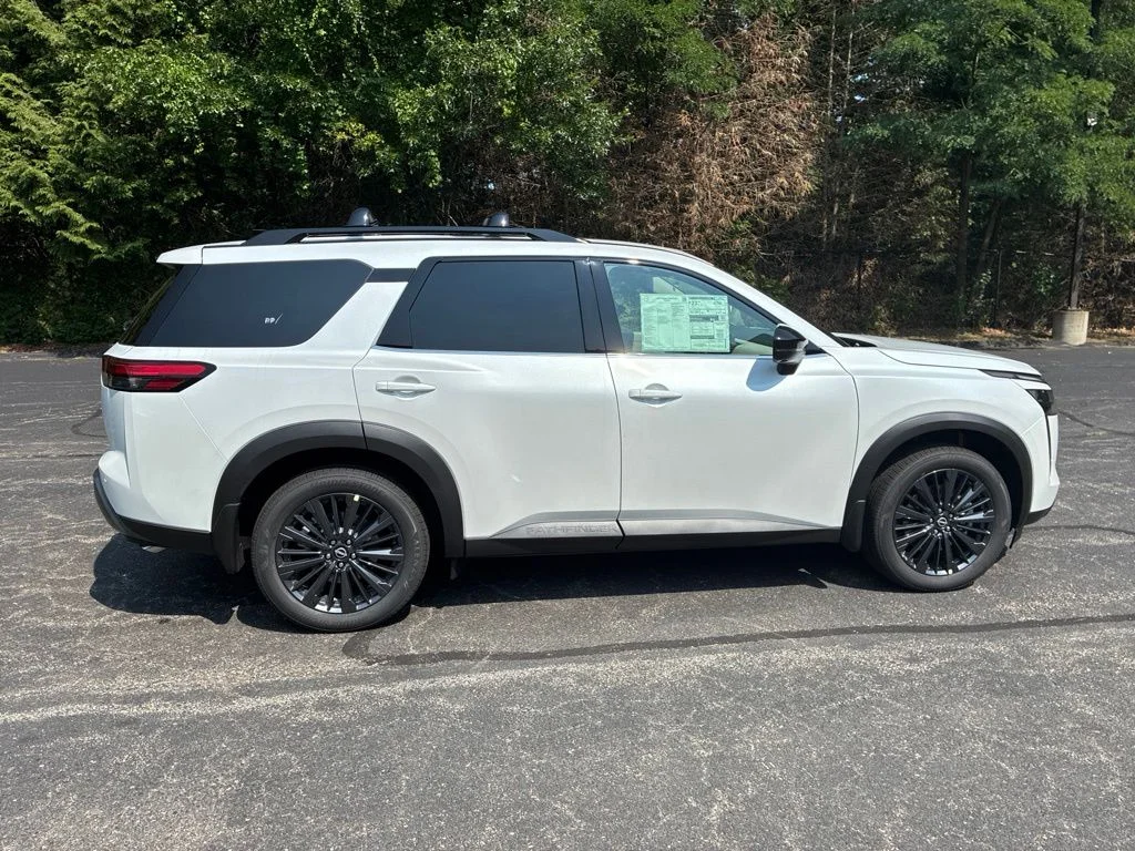 New 2026 Everest White Pearl TriCoat Nissan SL image 8
