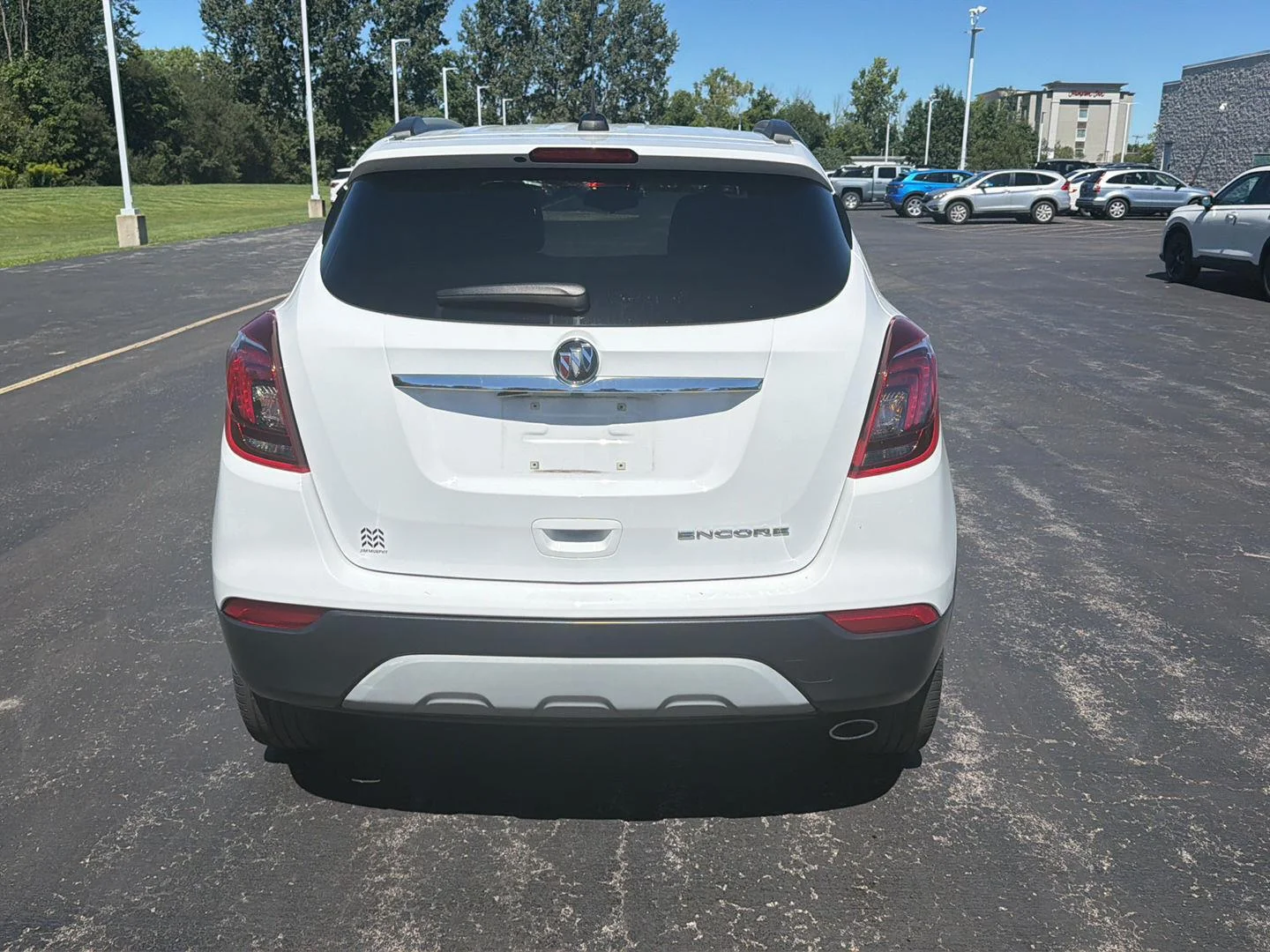 Used 2019 Summit White Buick Preferred image 6