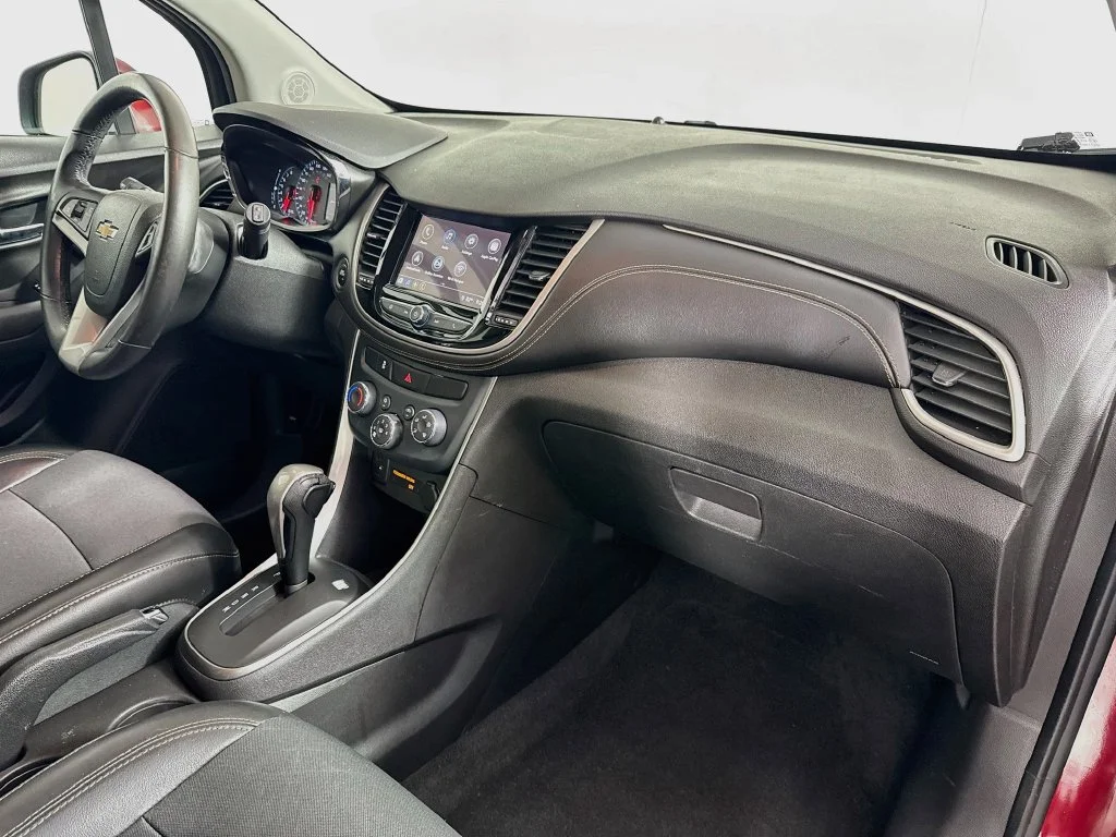Used 2018 Red Chevrolet LT image 33
