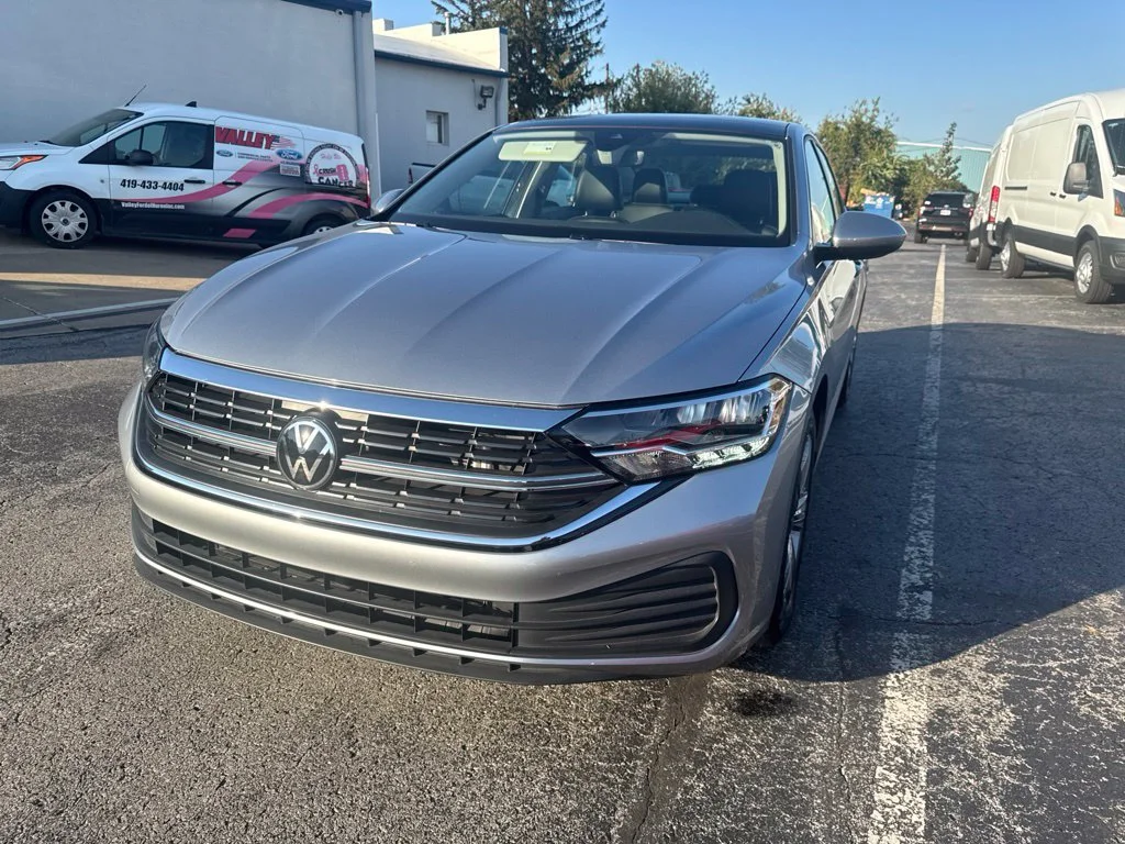 Used 2023 Silver Volkswagen 1.5T SE image 44