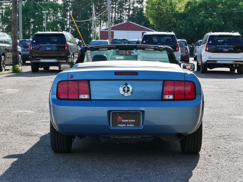 Used 2006  Ford V6 Premium image 4