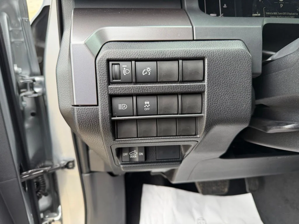 2026 Toyota Tacoma SR5 - Photo 11