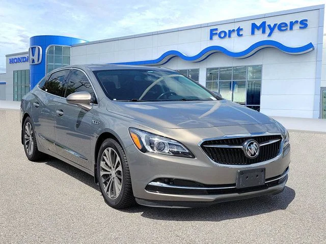 2017 Buick LaCrosse Essence's photo