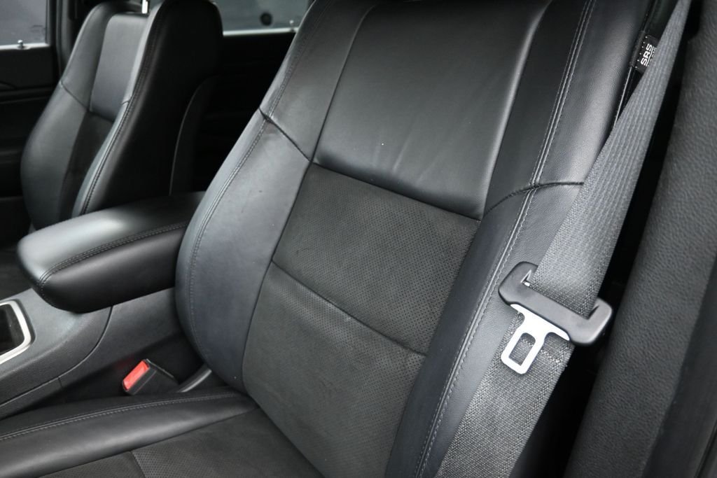 Used 2019 Black Jeep Altitude image 18
