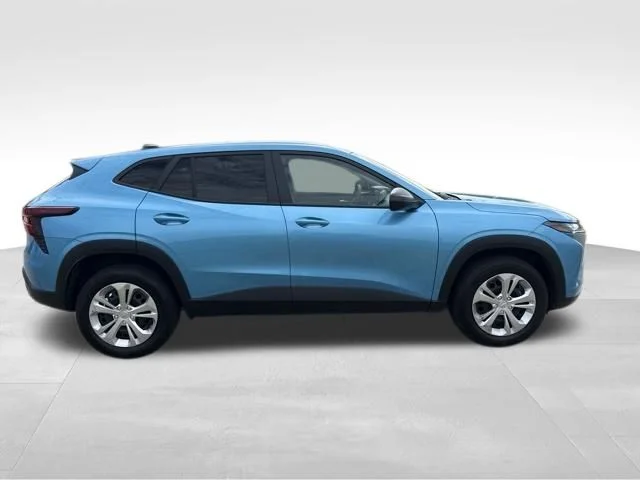 Used 2025 Blue Chevrolet LS image 2