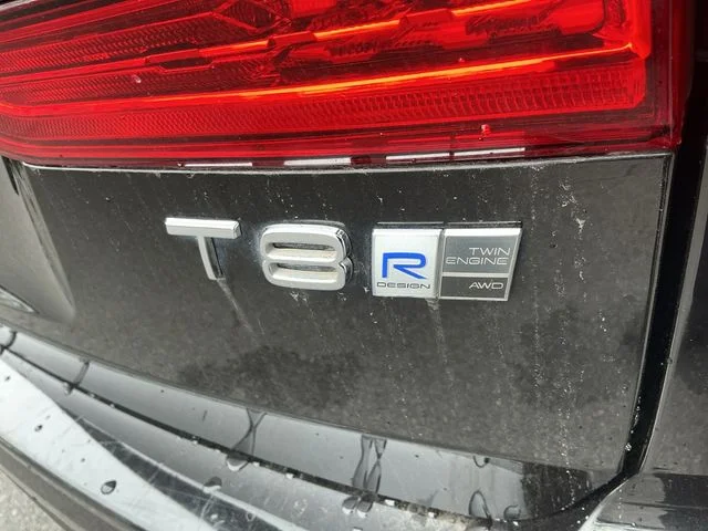 Used 2018 Black Volvo T8 R-Design image 30