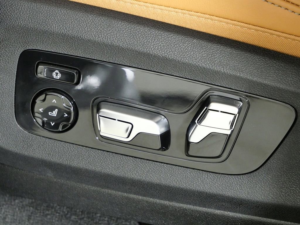 Used 2026 Skyscraper Grey Metallic BMW xDrive40i image 40