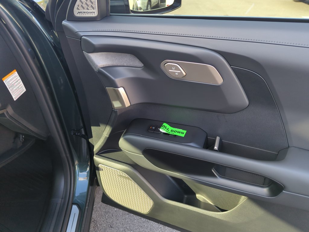 New 2027 Black Jade Green Kia SX image 37