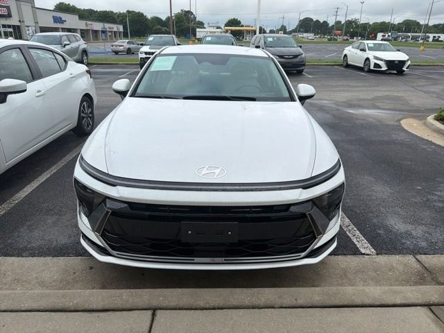 2025 Hyundai Sonata SEL's photo