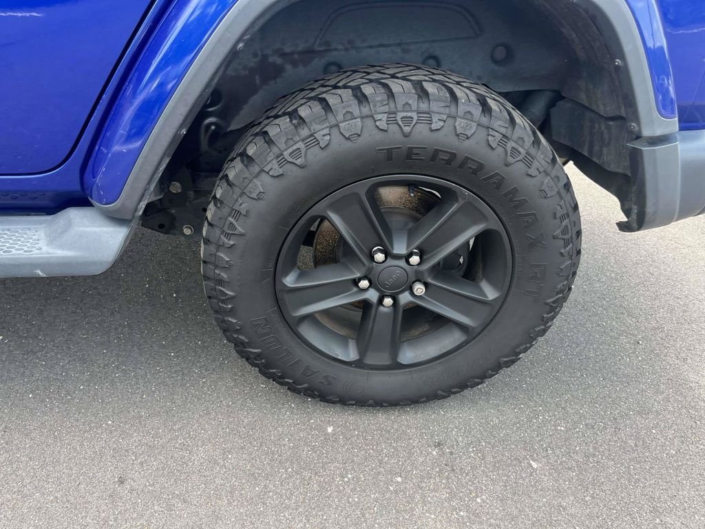 Used 2019 Blue Jeep Unlimited Sahara image 9