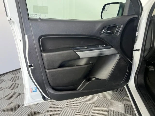 Used 2021 White Chevrolet LT image 15