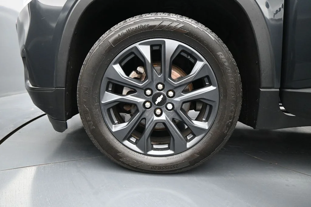 Used 2019 Gray Chevrolet RS image 30